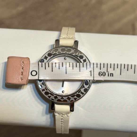 Coach Bridgit Wrist Watch Ivory White Leather Silver Stainless Steel Y2k 2000s - Picture 9 of 10